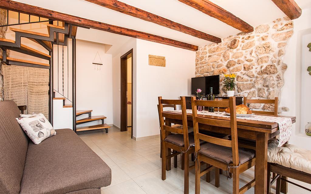 Apartment & Room Antonio Vrbnik Extérieur photo