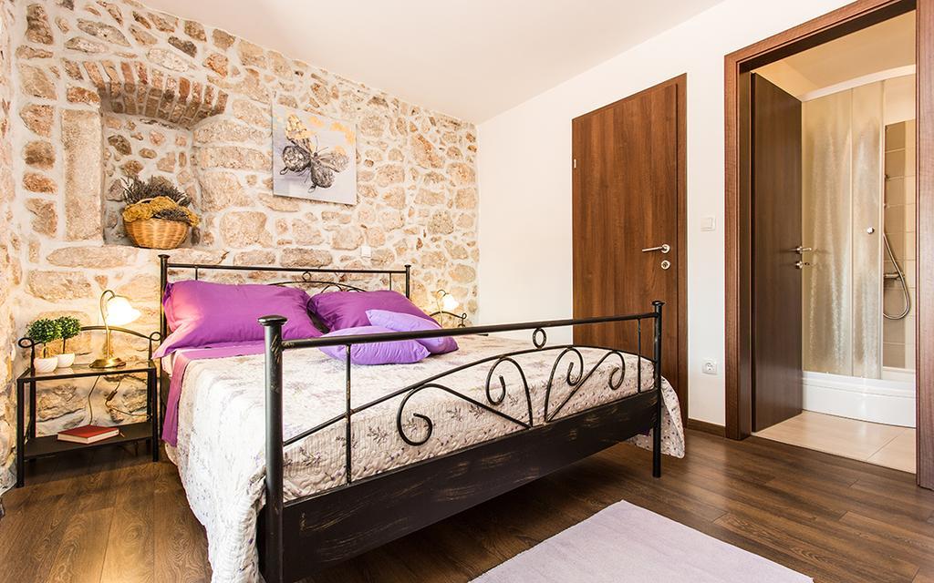 Apartment & Room Antonio Vrbnik Extérieur photo