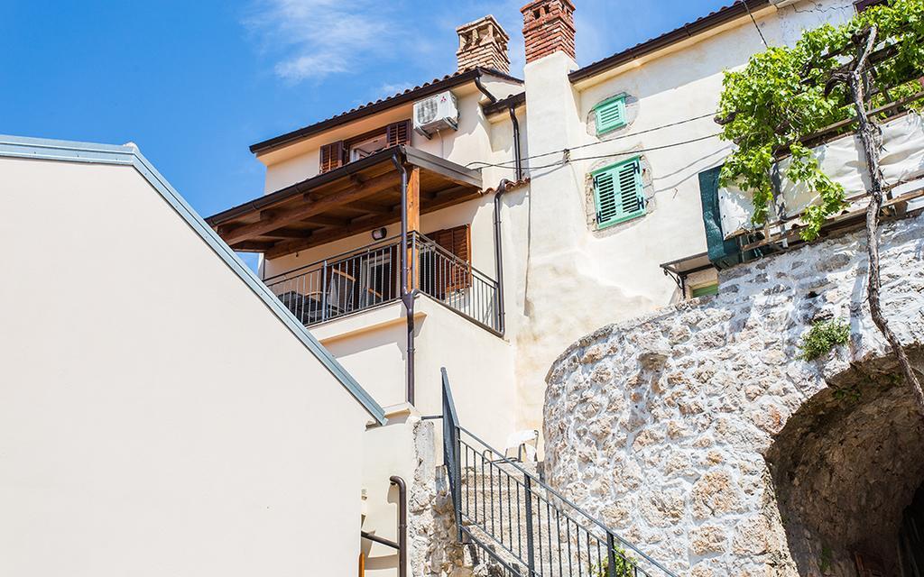 Apartment & Room Antonio Vrbnik Extérieur photo
